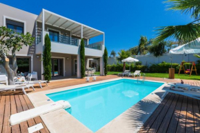 Aria Villas, Private Pool, Playground & Close to Beach, By ThinkVilla